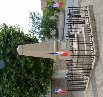 photo du monument aux morts de La salle71